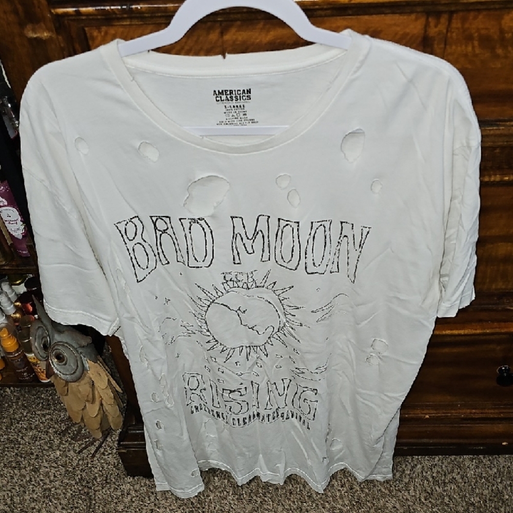 American Classics White And Black Womens Graphic Distressed Tshirt Sz Xlarge